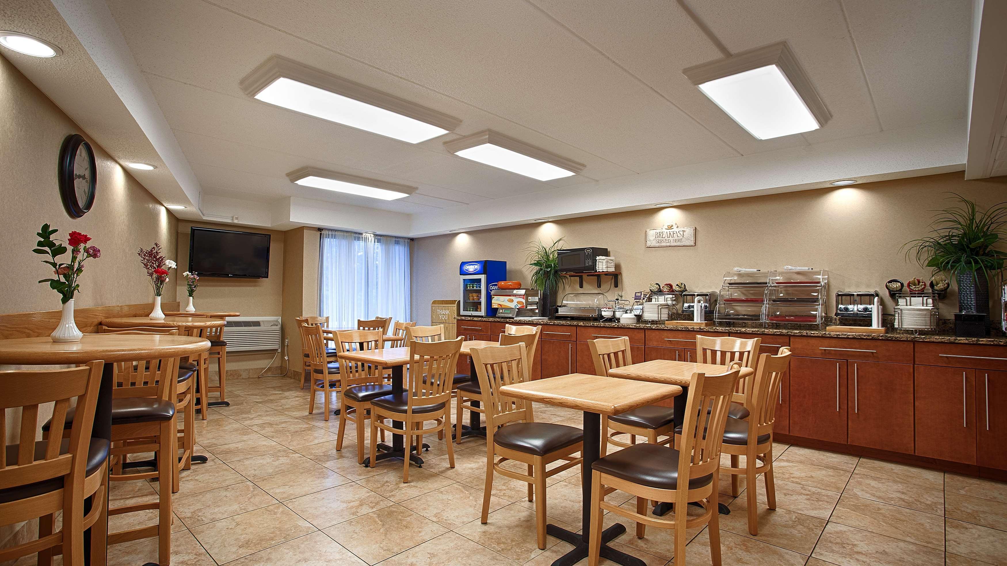 Best Western Clifton Park Exterior photo